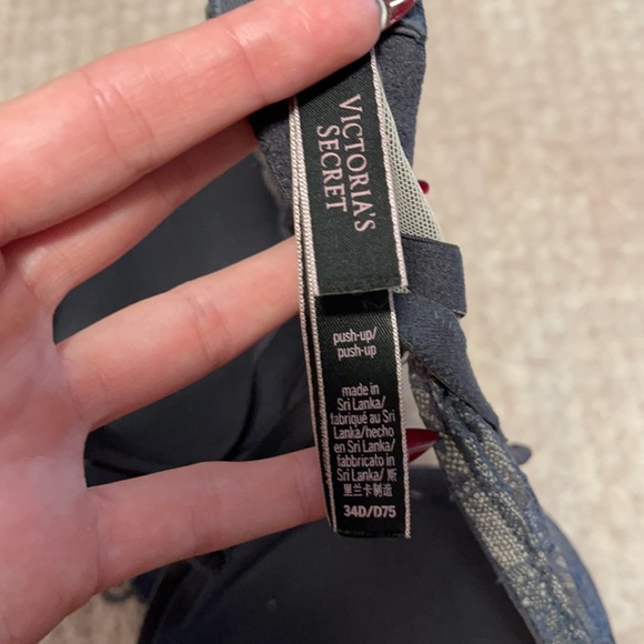 Victoria’s Secret push up bra - Picture 3 of 3